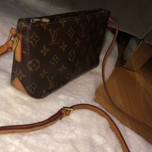 100% authentic vintage Louis vuttion bag